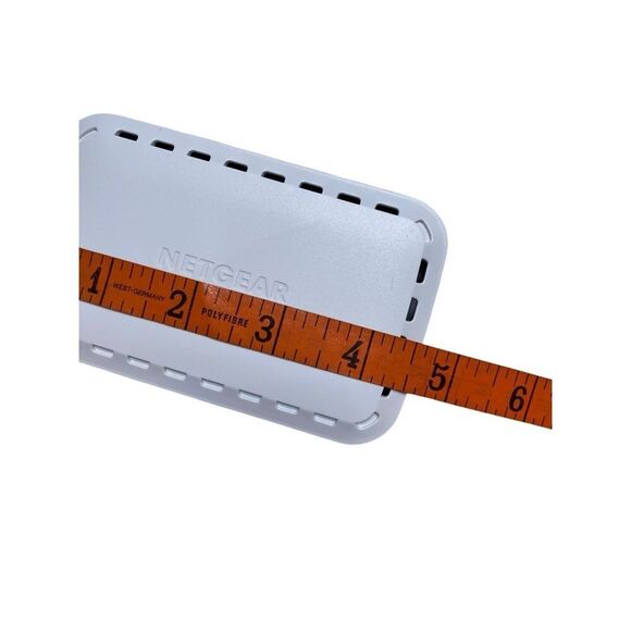 Netgear GS605 5 Port Gigabit Ethernet Switch With Power Adapter Ethernet Cord - Picture 14 of 16